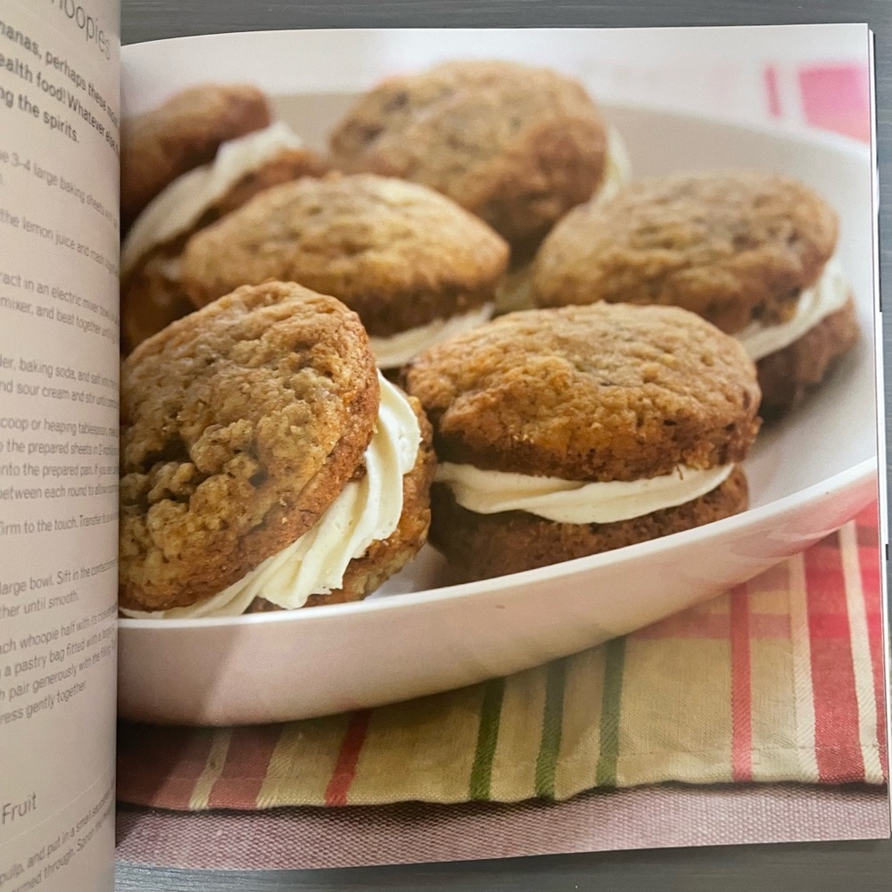 Whoopies! Recipe Book by - Susanna Tee - Picture 3 of 3